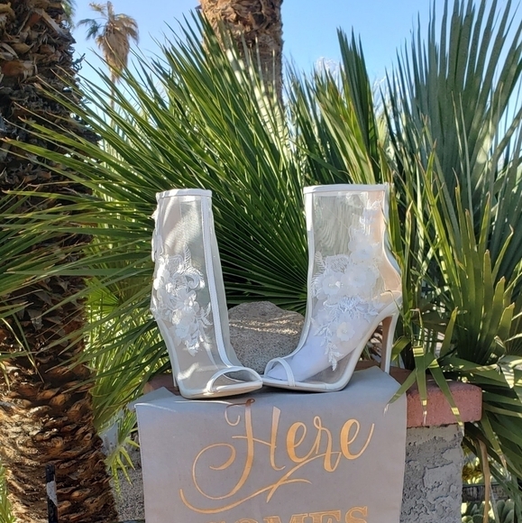 Bridal‎ Booties for the Boho Wilderness - Picture 11 of 11